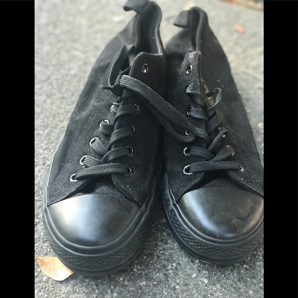 Black Shoes